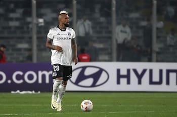 La reacción de Arturo Vidal tras la salida de Leandro Benegas y Pablo Parra: “Lo que pesa la camiseta de Colo Colo”