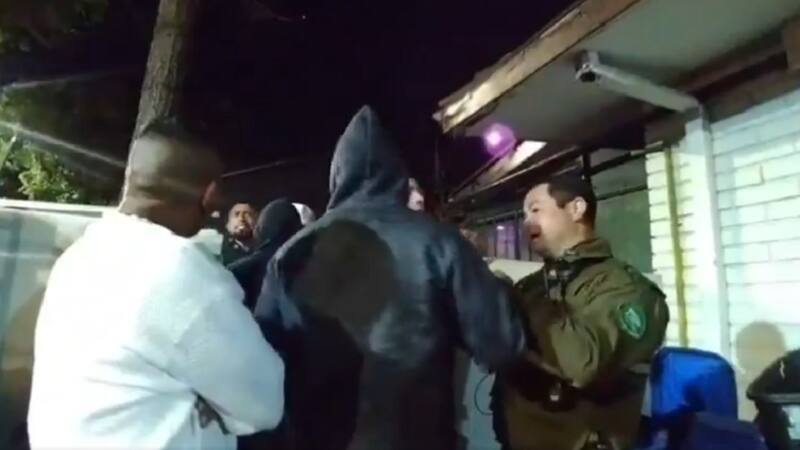 VIDEO | “¡Sácalo!”: sale a la luz tenso encuentro entre Arturo Vidal y Carabineros en pub de Vitacura