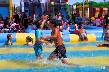 Splash PAC: El increíble parque acuático gratuito que debes visitar en Santiago