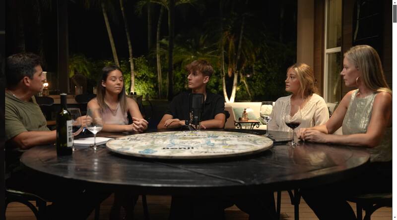 Así luce el programa "Tenemos que hablar", el cual cuenta con apariciones esporádicas de Benjamín, el hijo menor