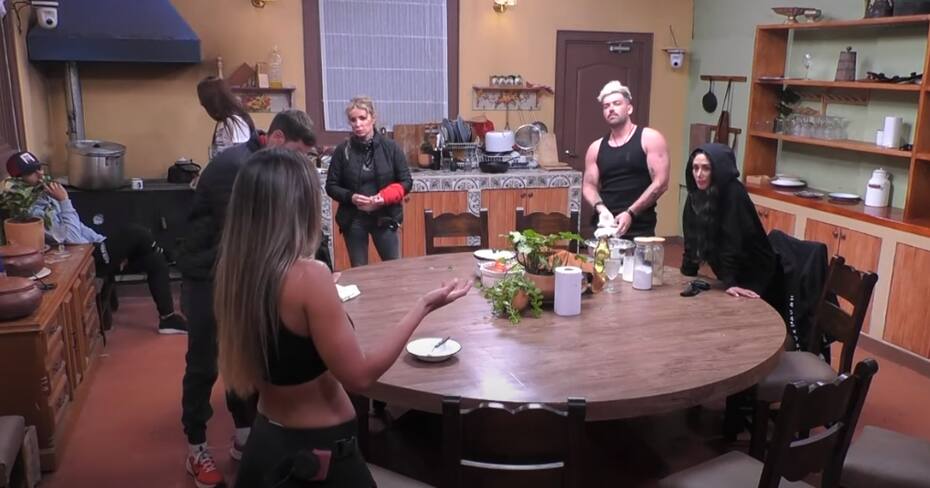 Pelea entre Pamela Díaz y "La Chama" en "Tierra Brava".