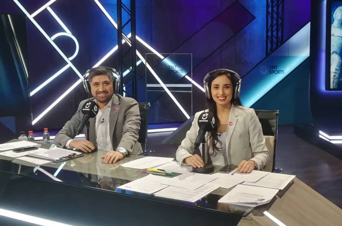 Nahla Hassán y Patricio Barrera serán las voces de los amistosos de La Roja Femenina que se transmitirán en CHV