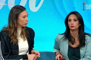 Pamela Díaz alentó a su amiga Christiane Endler por el partido de la Roja Femenina