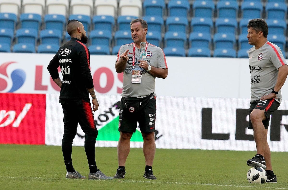Fernando Radice, médico jefe de la U: "Este año, creo que se jugará todo sin público"