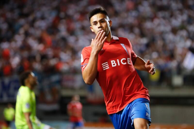 Aseguran que el Genk de Bélgica presentó una oferta por Alexander Aravena, Foto: Aton.