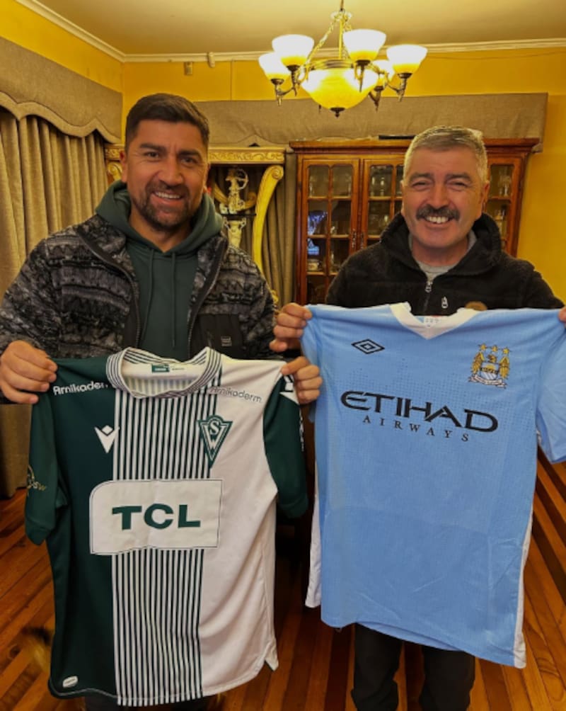 Posó junto a la camiseta del Decano en el Día del Padre / Instagram: @davidpizarro_oficial