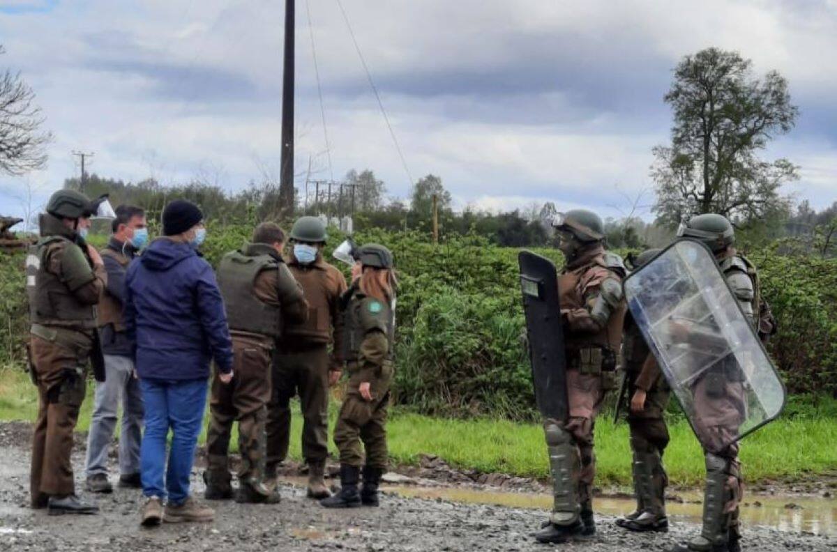 Siete carabineros resultaron heridos luego de enfrentamiento con armas de fuego en Máfil