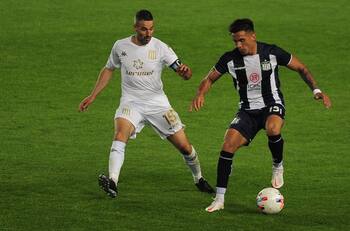 Racing de Eugenio Mena y Gabriel Arias cayó de local ante Talleres de Córdoba