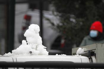 Lluvia, aguanieve y nieve en Santiago: ¿Hasta qué hora va a llover o nevar y cuántos milímetros de agua caerán en la Región Metropolitana?