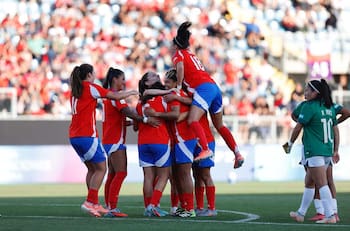 Con Tiane Endler de regreso: La nómina de La Roja para la triple fecha en que se jugará el cupo al Mundial