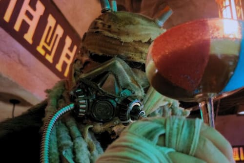 Donde disfrutarás de picoteos, bebidas y ambiente cálido. Créditos: @nowascantina vía Instagram.