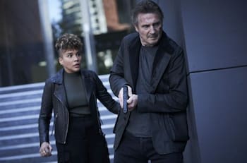 “Luz Negra”: De qué se trata y quiénes actúan en la película de acción que es furor en Netflix