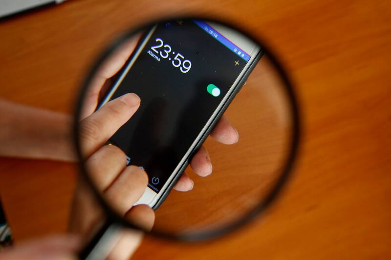 Un minuto después de las 23:59 del sábado 6 de abril debes retrasar tu reloj