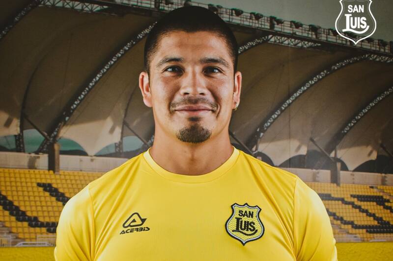 Hardy Cavero, en su presentación oficial como refuerzo de San Luis. Foto: Club San Luis.