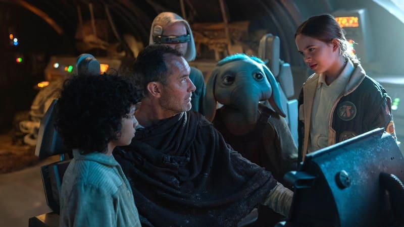 tiene a Jude Law en el protagónico.