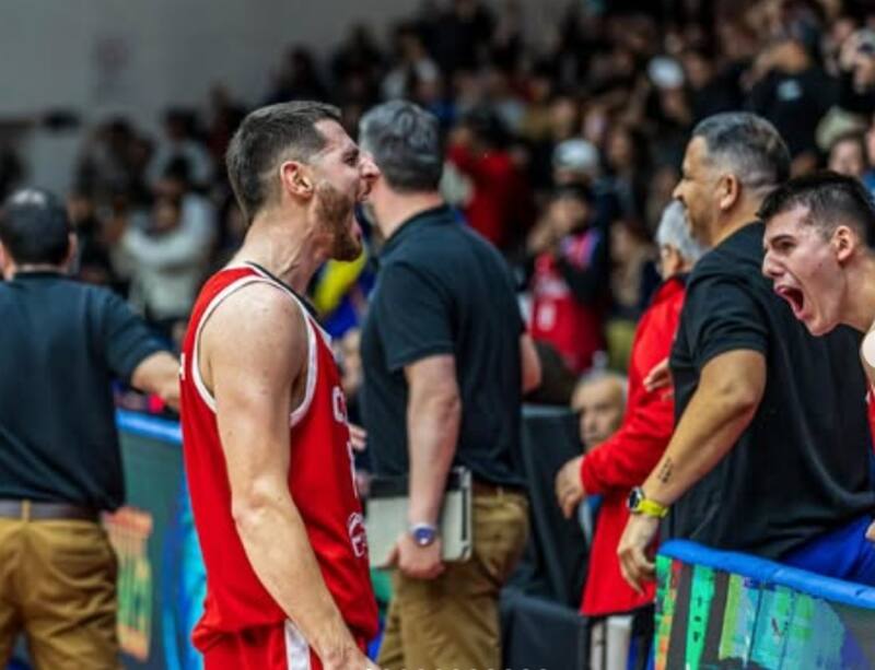 Capitán de la Selección Chilena y actual referente del baloncesto nacional.