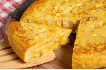 Receta de Tortilla de Papas: Cocina esta sencilla delicia perfecta para el almuerzo