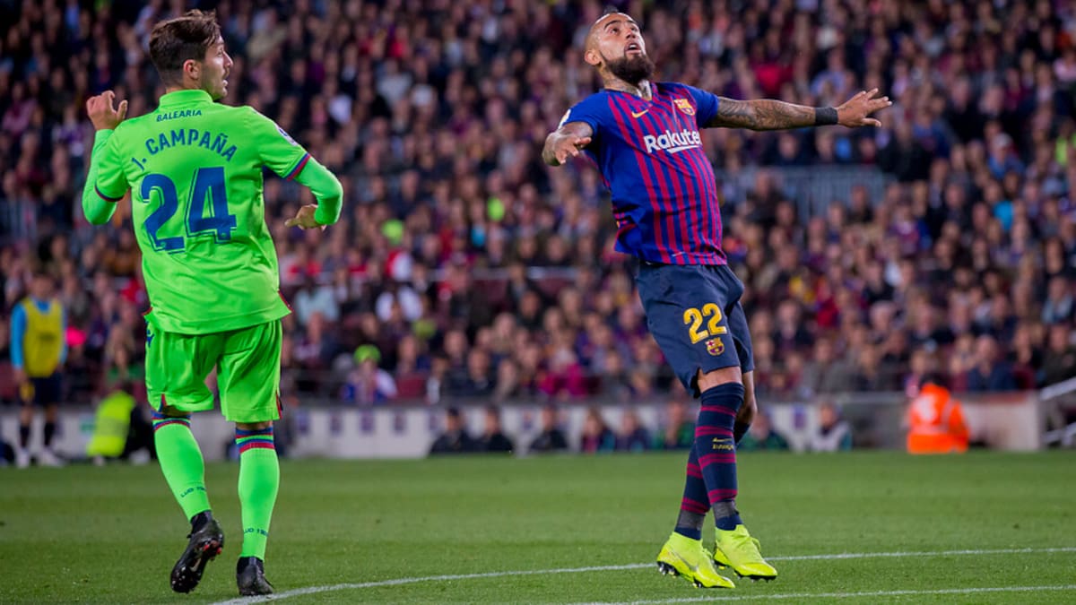 "Guerrero", "Un pulmón": Así calificaron los medios españoles la temporada de Arturo Vidal, tras su título con Barcelona