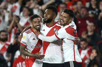 Compañero de Paulo Díaz en River Plate va a la caza de espectacular registro de Marcelo Salas