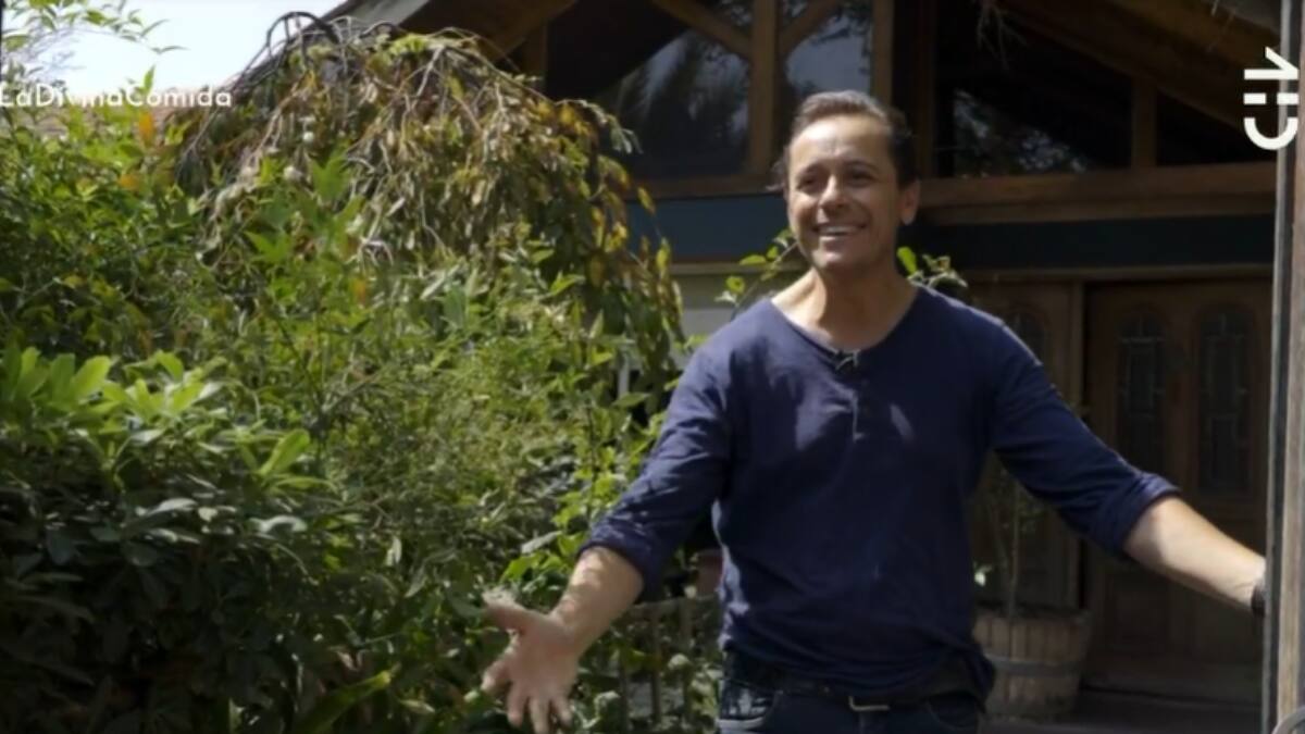 Con un jardín para meditar y espacio para cortar leña: Álvaro Morales mostró los particulares detalles de su casa