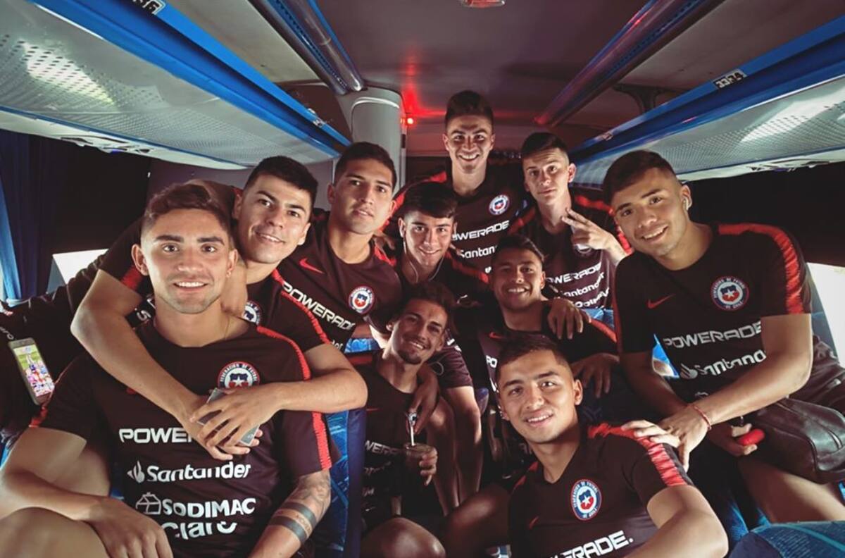 Iván Morales se reconcilia con Ángelo Araos en redes sociales