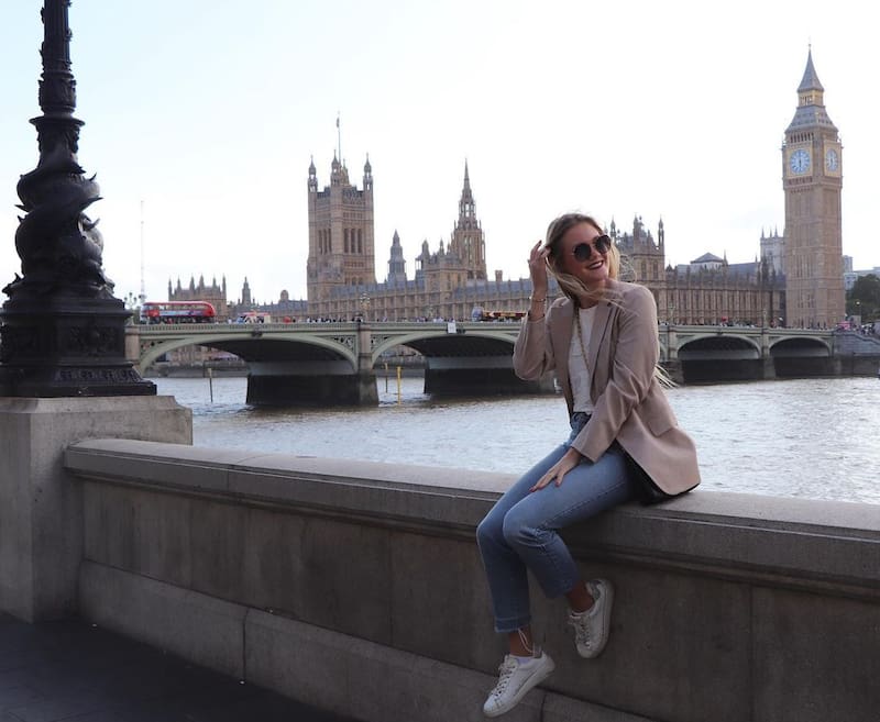 Christina Hellema, futura esposa de Joaquín Niemann, en Inglaterra. Créditos: @titihellema