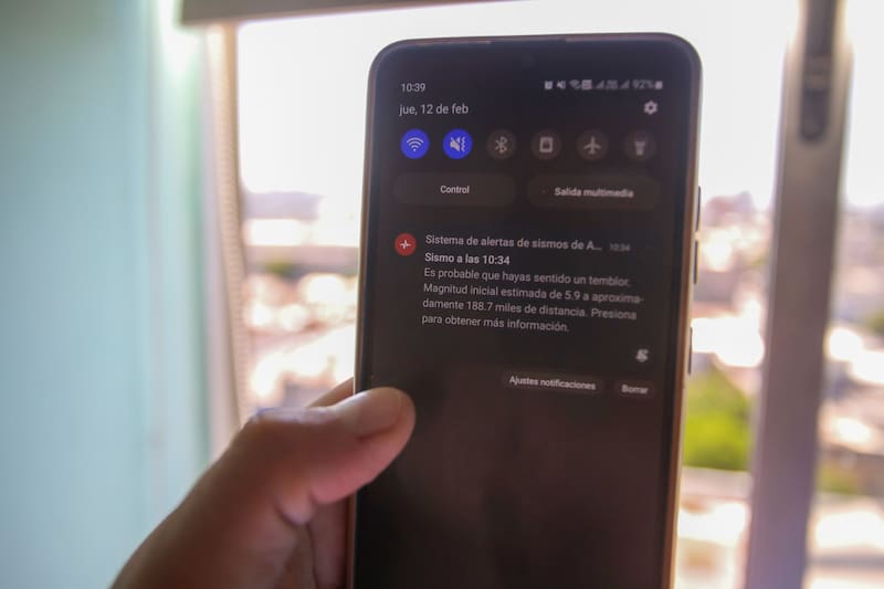 Estos son los pasos para poder activarla en los dispositivos Android.
Créditos: Aton.