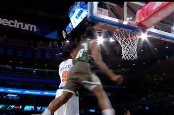 La gran jugada de Antetokounmpo que se mete al top 10 de las mejores en la NBA