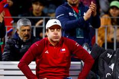 VIDEO | Massú enojadísimo: hinchas de la U interrumpieron la serie de Chile en Copa Davis