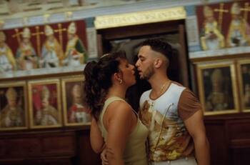 Sigue la polémica por video de C. Tangana: purificarán catedral de Toledo donde se grabó "Ateo"