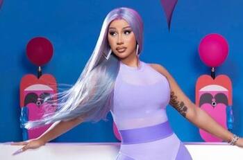 Cardi B sorprende revelando su embarazo en plena presentación de su esposo Offset en los Premios BET