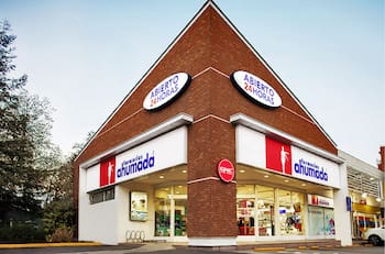 Hasta 45% de descuento y la tercera a $1: imperdibles ofertas en Farmacias Ahumada con Caja Los Héroes