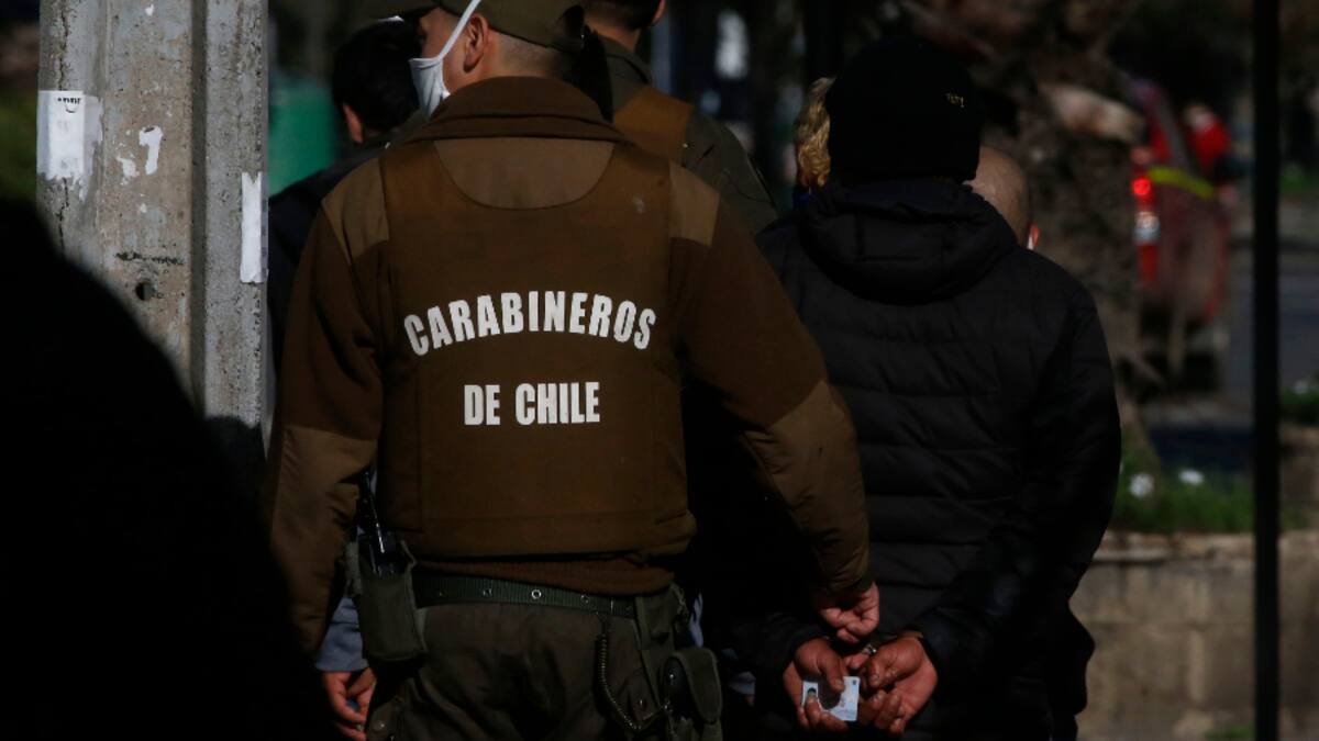 Detienen a 17 reggaetoneros grabando video musical en Pudahuel