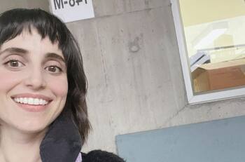 "Feels good": Camila Hirane se dirigió a votar con peculiar acompañante