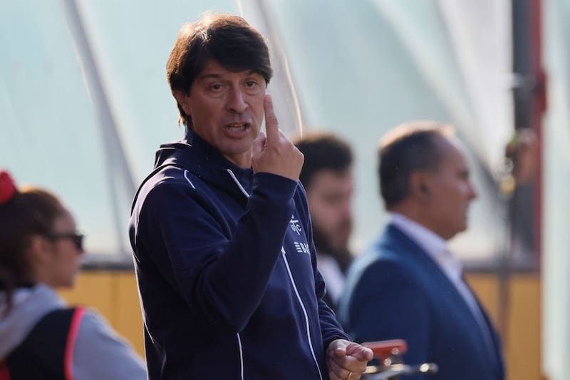 , entrenador de Universidad Católica.