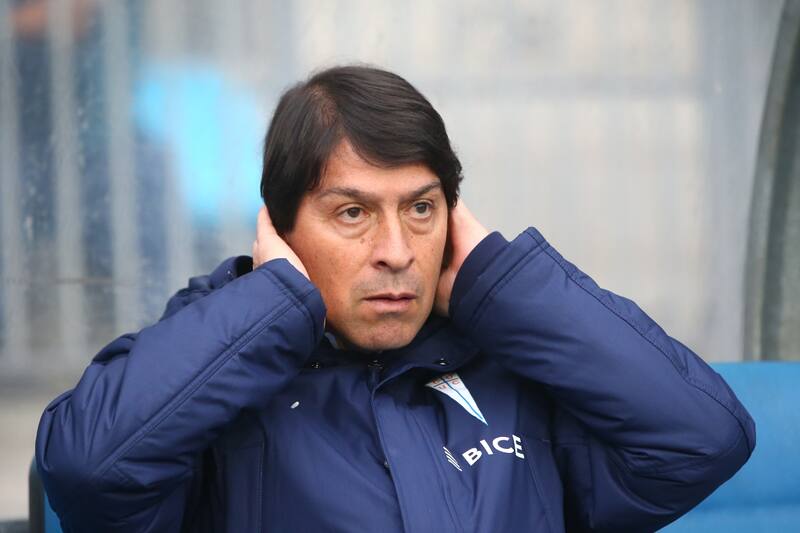 El DT de Universidad Católica sumó una sensible baja para enfrentar a Colo Colo.