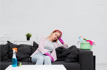 Este truco viral es fácil y efectivo para limpiar los sillones y quitar manchas no deseadas