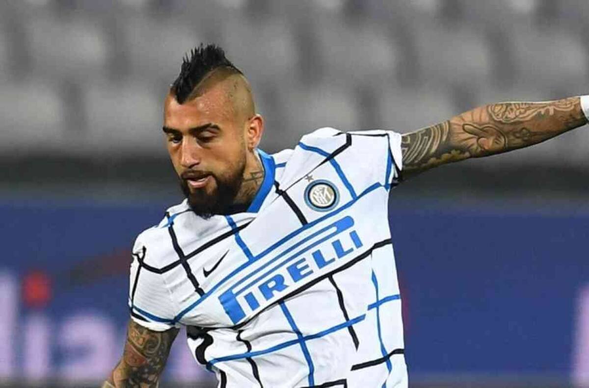 El Inter piensa en seleccionado uruguayo como reemplazo de Arturo Vidal