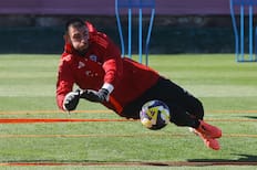 Claudio Bravo quiere a Thomas Gillier como arquero de La Roja: “Me encantaría verlo competir”