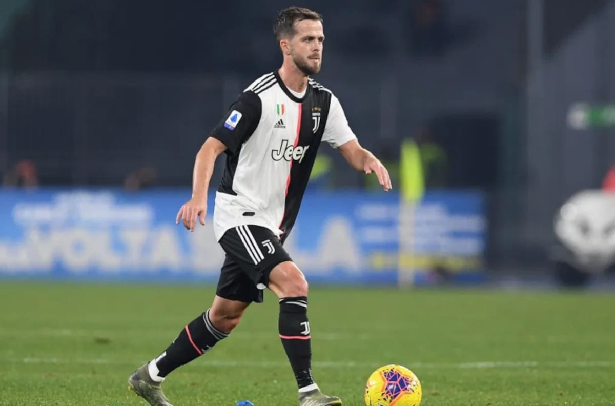 ¿Competencia para Vidal? Barcelona hizo oficial el fichaje de Miralem Pjanic