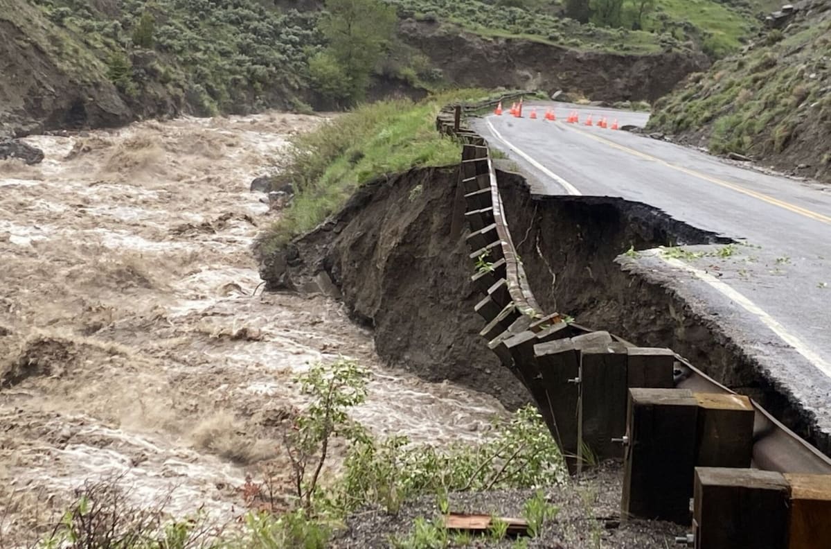 VIDEO | Inundaciones en Yellowstone arrastraron carreteras y puentes del Parque Nacional