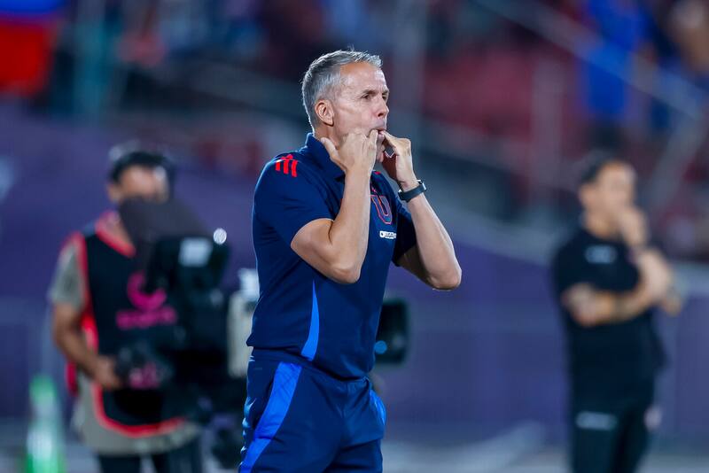 El DT de la U preparó el duelo contra Everton dándole descanso a los seleccionados. Foto: Aton.