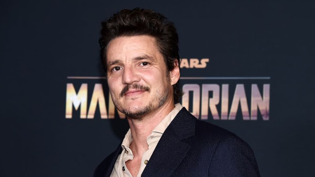 Actor nacional Pedro Pascal protagoniza la portada de prestigiosa revista y habla sobre "Wonder Woman 1984"