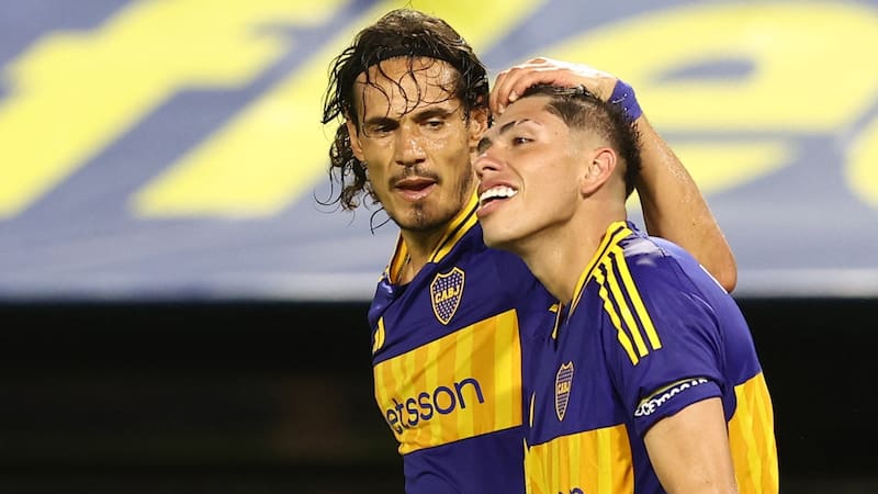 asoma desde la partido en el duelo de Boca ante Alianza Lima por Copa Libertadores.