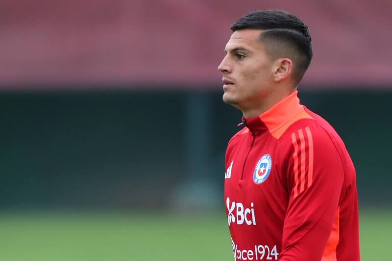 Lucas Cepeda con la Selección Chilena.