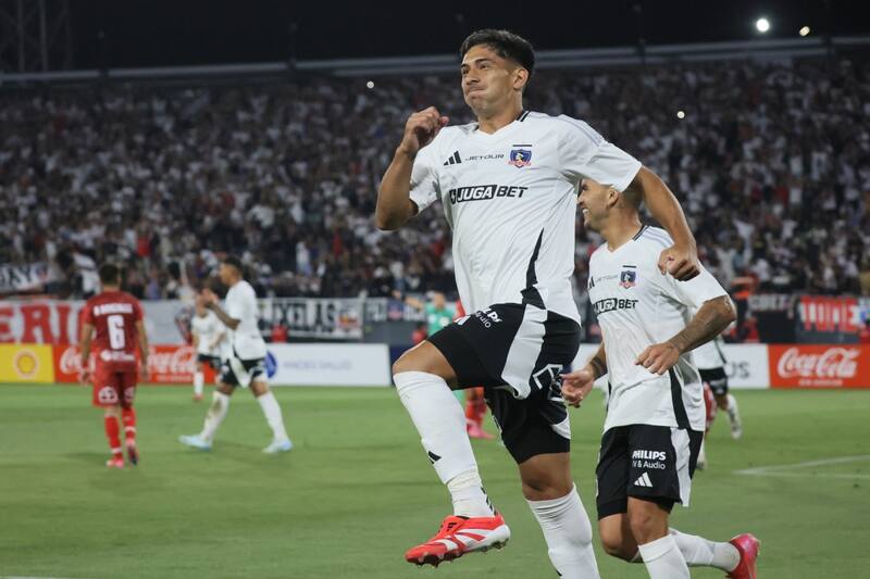 celebrando su gol ante Unión San Felipe.