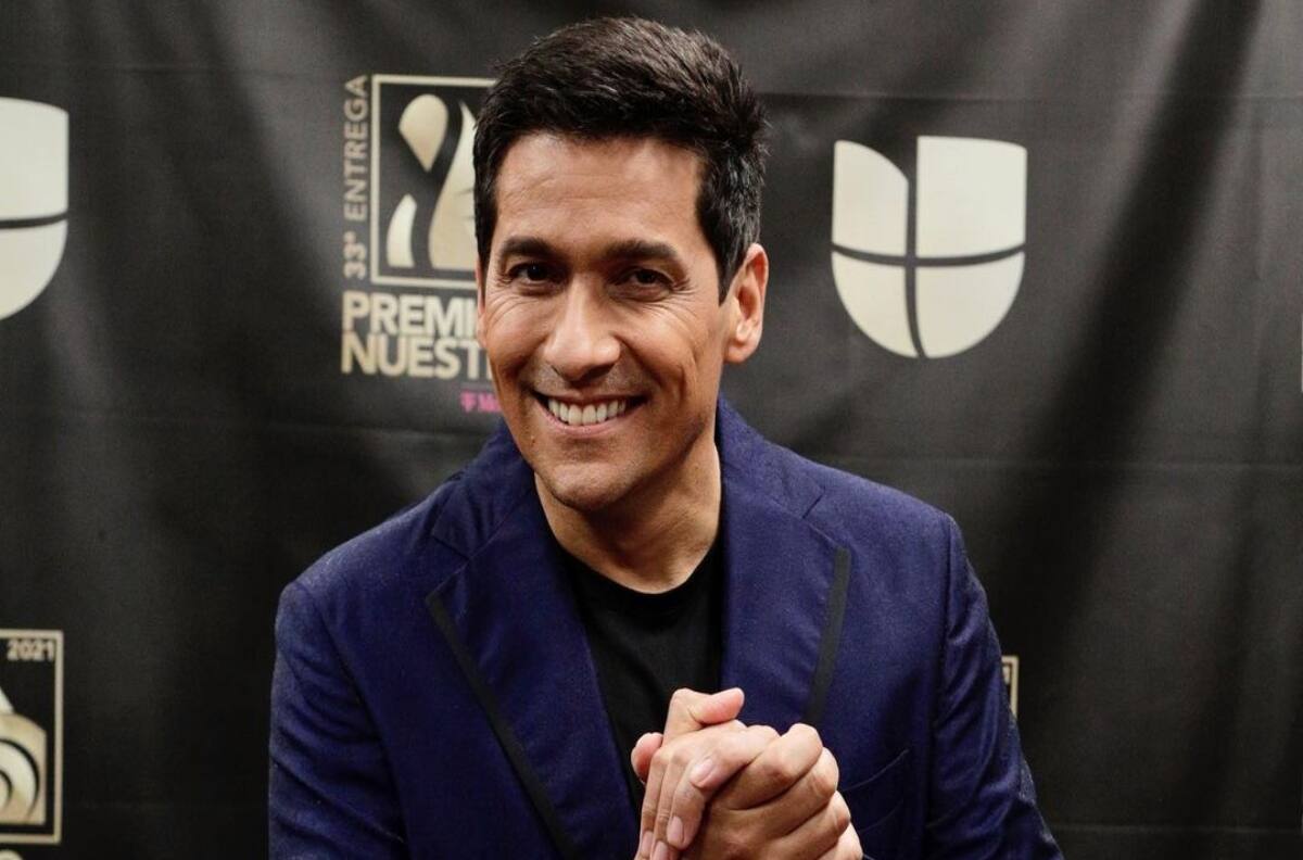 "¿Qué tal este atuendo?": Rafael Araneda compartió divertido "cambio de look" en backstage de "Enamorándonos"