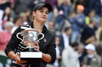 Ashleigh Barty venció a Marketa Vondrousova y se coronó campeona de Roland Garros