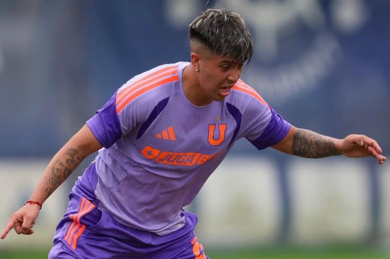 El lateral recibió elogios de su entrenador. Foto: Universidad de Chile.