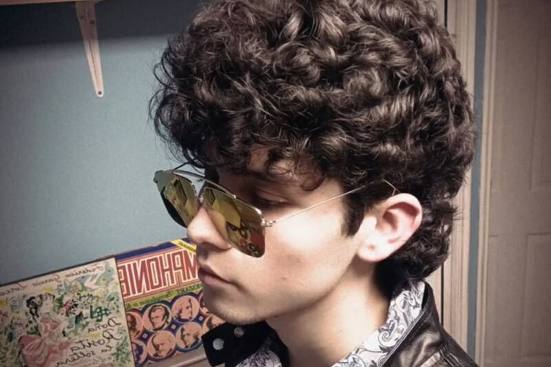 El finalista de Mi Nombre Es colecciona antigüedades.